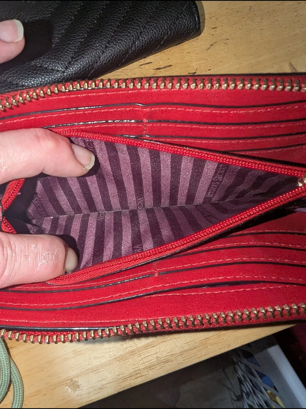 Victoria's Secret Red Rose Print Zip-Around Wallet - Picture 2 of 3